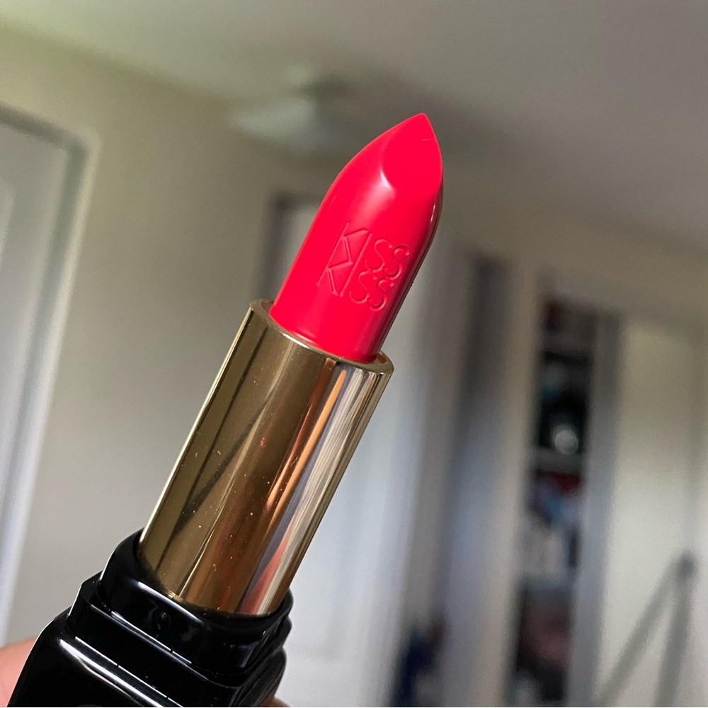 Guerlain KISS KISS lipstick - Rouge Kiss - Picture 2 of 5